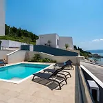 Forti Dva - 5 Bedroom Modern - Sister Available - Sea Views *