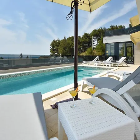 Forti Dva - 5 Bedroom Modern - Sister Available - Sea Views Villa *