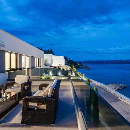 Forti Dva - 5 Bedroom Modern - Sister Available - Sea Views *