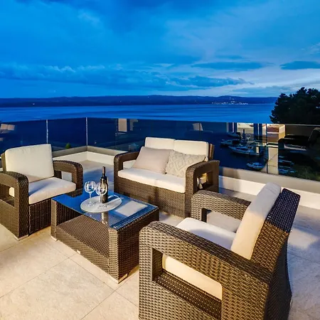 Forti Dva - 5 Bedroom Modern - Sister Available - Sea Views Villa