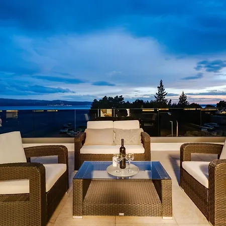 Forti Dva - 5 Bedroom Modern - Sister Available - Sea Views Omis