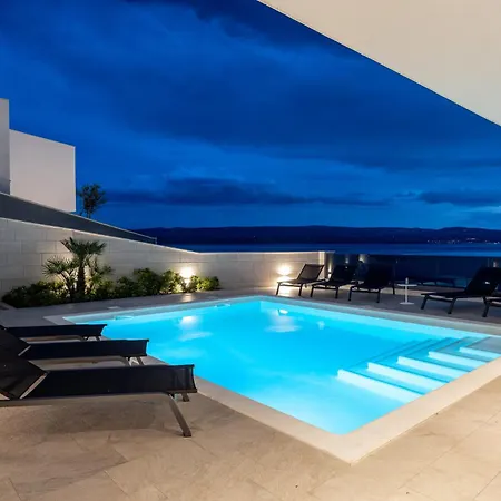 Villa Forti Dva - 5 Bedroom Modern - Sister Available - Sea Views