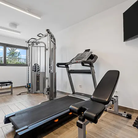 Forti Dva - 5 Bedroom Modern - Sister Available - Sea Views Villa Omis