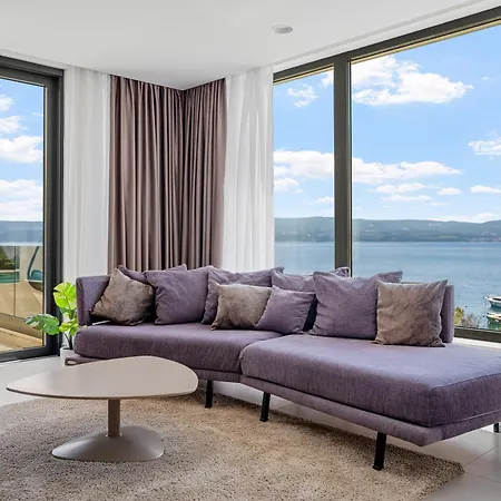 Forti Dva - 5 Bedroom Modern - Sister Available - Sea Views Villa *