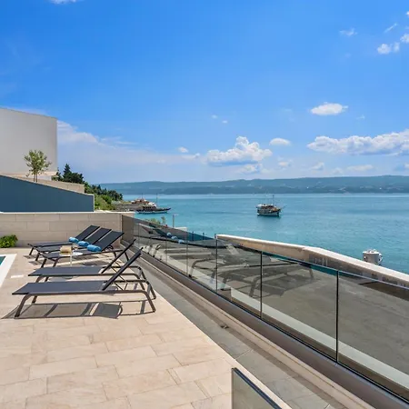 Villa Forti Dva - 5 Bedroom Modern - Sister Available - Sea Views Omis