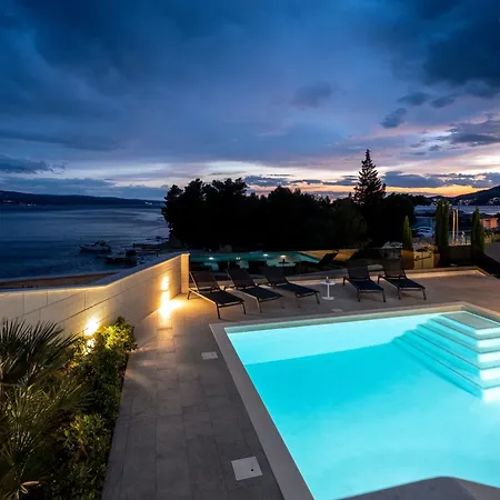 Forti Dva - 5 Bedroom Modern - Sister Available - Sea Views * Omis