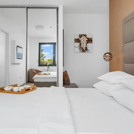 Forti Dva - 5 Bedroom Modern - Sister Available - Sea Views *