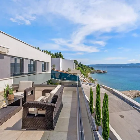 Forti Dva - 5 Bedroom Modern - Sister Available - Sea Views Villa Omis