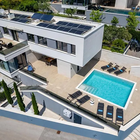 Villa Forti Dva - 5 Bedroom Modern - Sister Available - Sea Views *