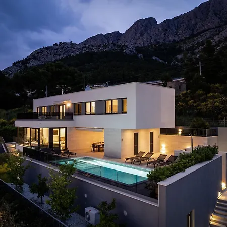 Villa Forti Dva - 5 Bedroom Modern - Sister Available - Sea Views