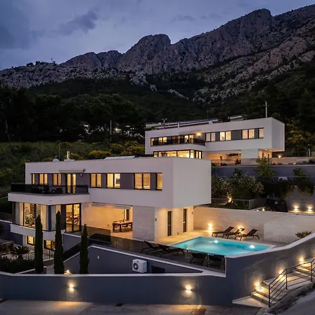 Forti Dva - 5 Bedroom Modern - Sister Available - Sea Views Omis