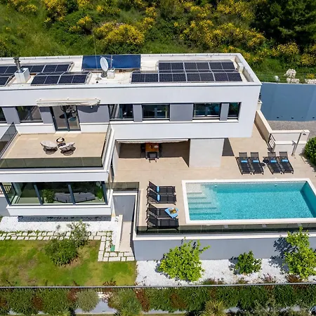 Villa Forti Dva - 5 Bedroom Modern - Sister Available - Sea Views *