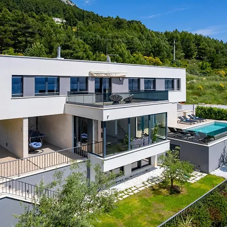 Forti Dva - 5 Bedroom Modern - Sister Available - Sea Views * Omis