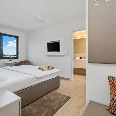 Forti Dva - 5 Bedroom Modern - Sister Available - Sea Views Villa