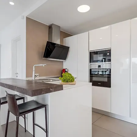 Forti Dva - 5 Bedroom Modern - Sister Available - Sea Views Villa