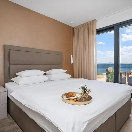 Villa Forti Dva - 5 Bedroom Modern - Sister Available - Sea Views *